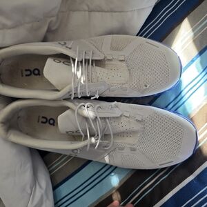 On Running White Athletic Shoes with Breathable Mesh